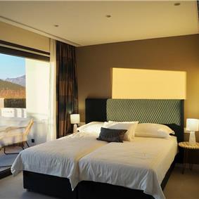 Large 6 bedroom luxury villa with heated pool and jacuzzi on Brac island sleeps 12-16